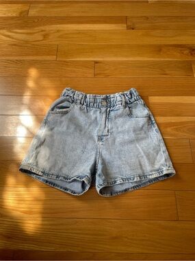 H&M Light Wash Denim Paperbag Waist Women's Shorts